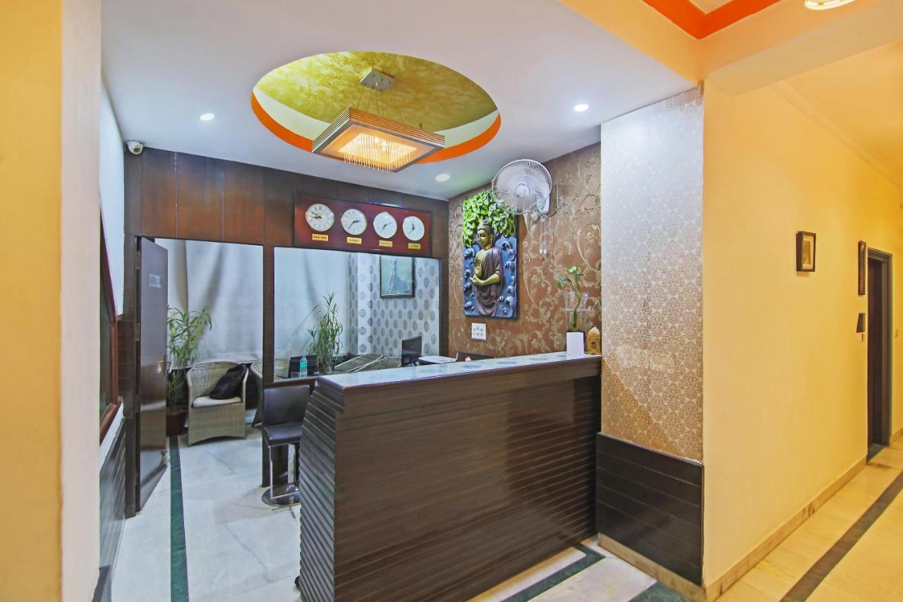 Capital O Tipsyy Near Aravali Biodiversity Park Gurgaon Eksteriør bilde