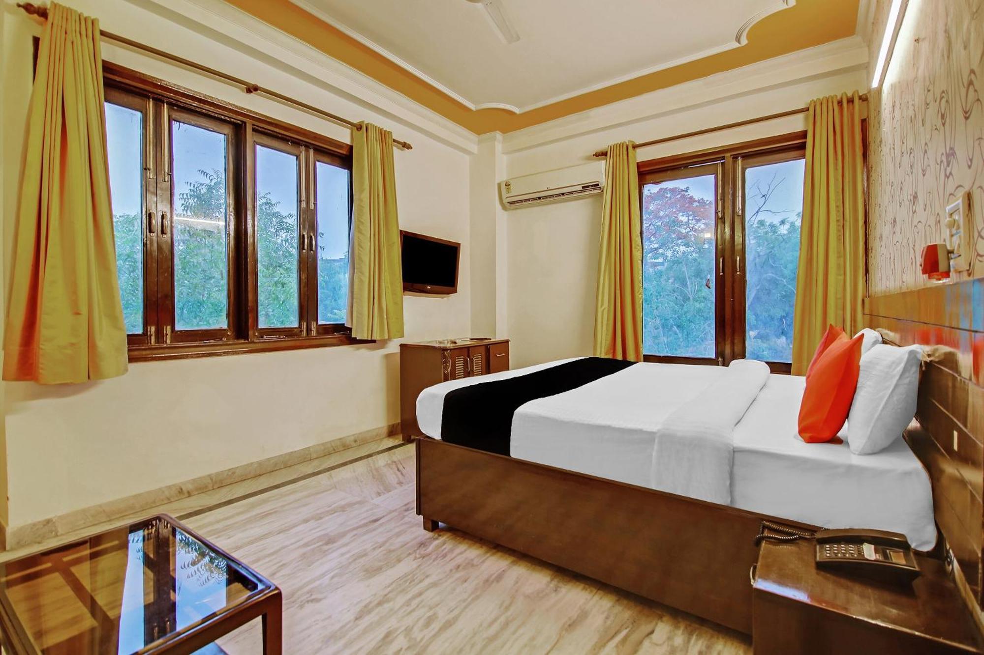 Capital O Tipsyy Near Aravali Biodiversity Park Gurgaon Eksteriør bilde