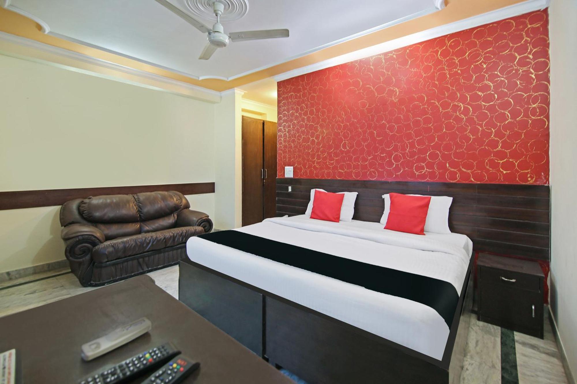 Capital O Tipsyy Near Aravali Biodiversity Park Gurgaon Eksteriør bilde