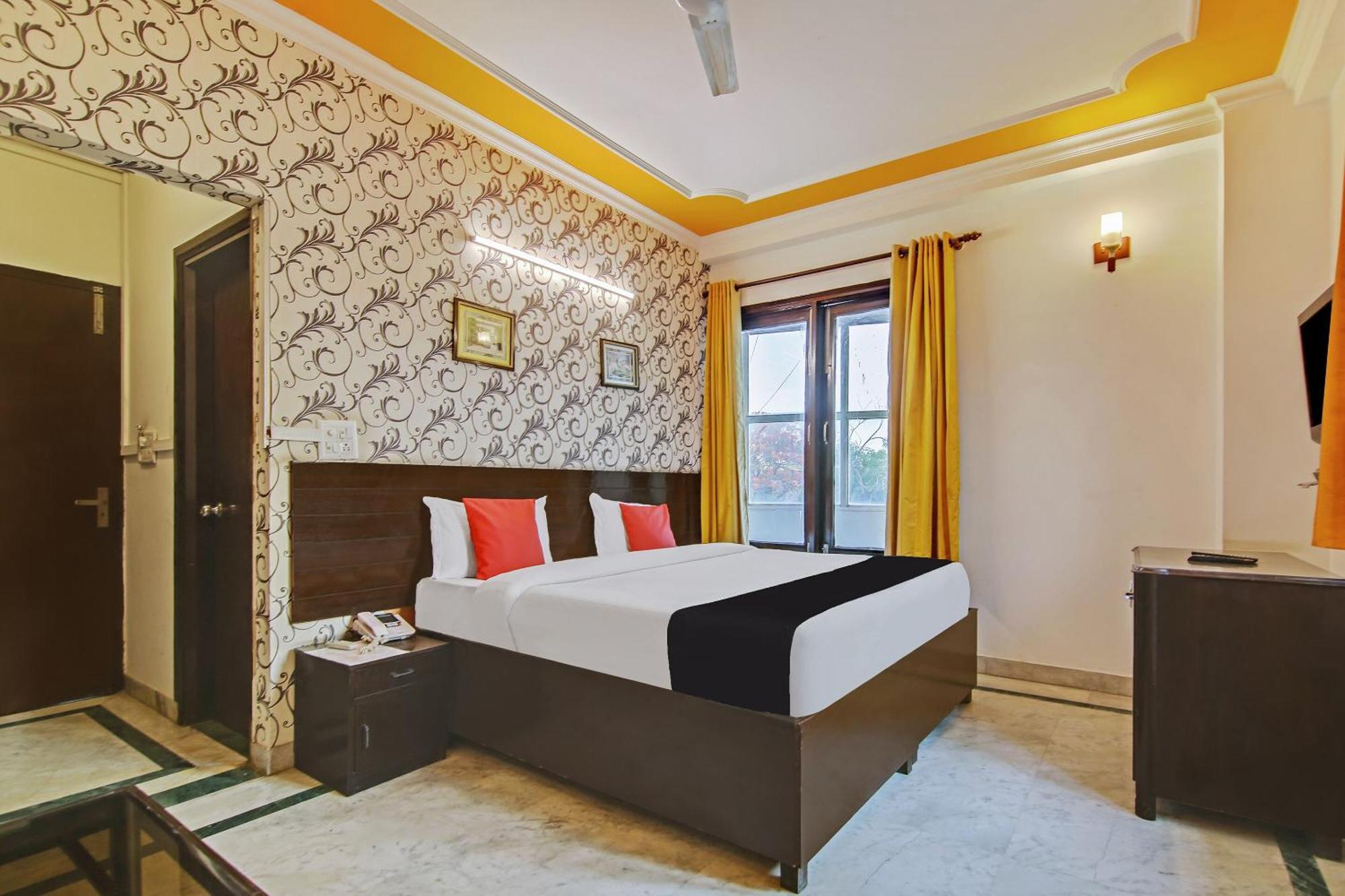 Capital O Tipsyy Near Aravali Biodiversity Park Gurgaon Eksteriør bilde